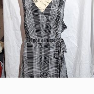 a new day Black and White (knee length on me)Dress
